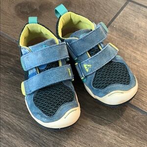 Plae Ty toddler Blue and Green Shoes size 8.5